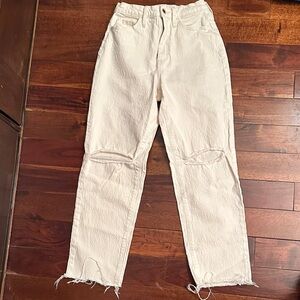 Universal Thread Cream Straight Leg Jeans